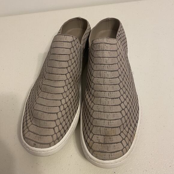 Women 8.5M Vince Preston Snake Embossed Leather Grey Platform Sneakers Slip-On - Picture 3 of 10
